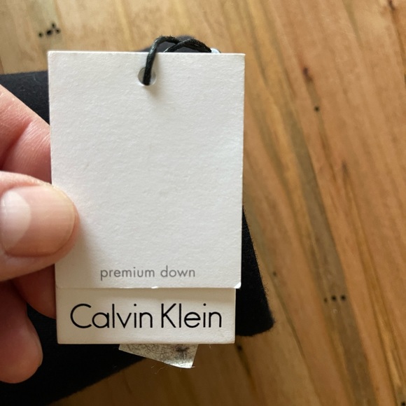 Women’s Med Down Filled Calvin Klein Jacket - Picture 4 of 8